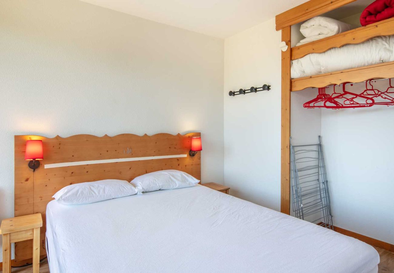 Apartment in Chamrousse - Family apartment with a balcony overlooking the mountains