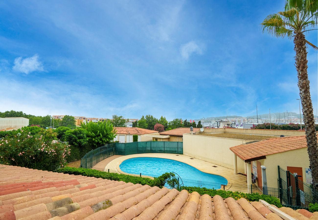 Apartment in Agde - Cabin apartment with a loggia offering sea views