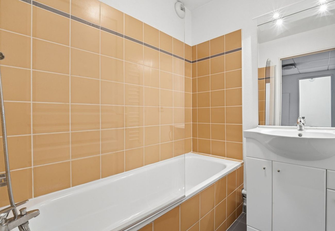 Apartment in Grasse - Apartment with balcony and swimming pool