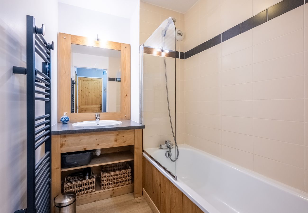 Appartement à Orcières -  2 pièces cabine 6 pers, balcon , piscine ,WIFI et parking