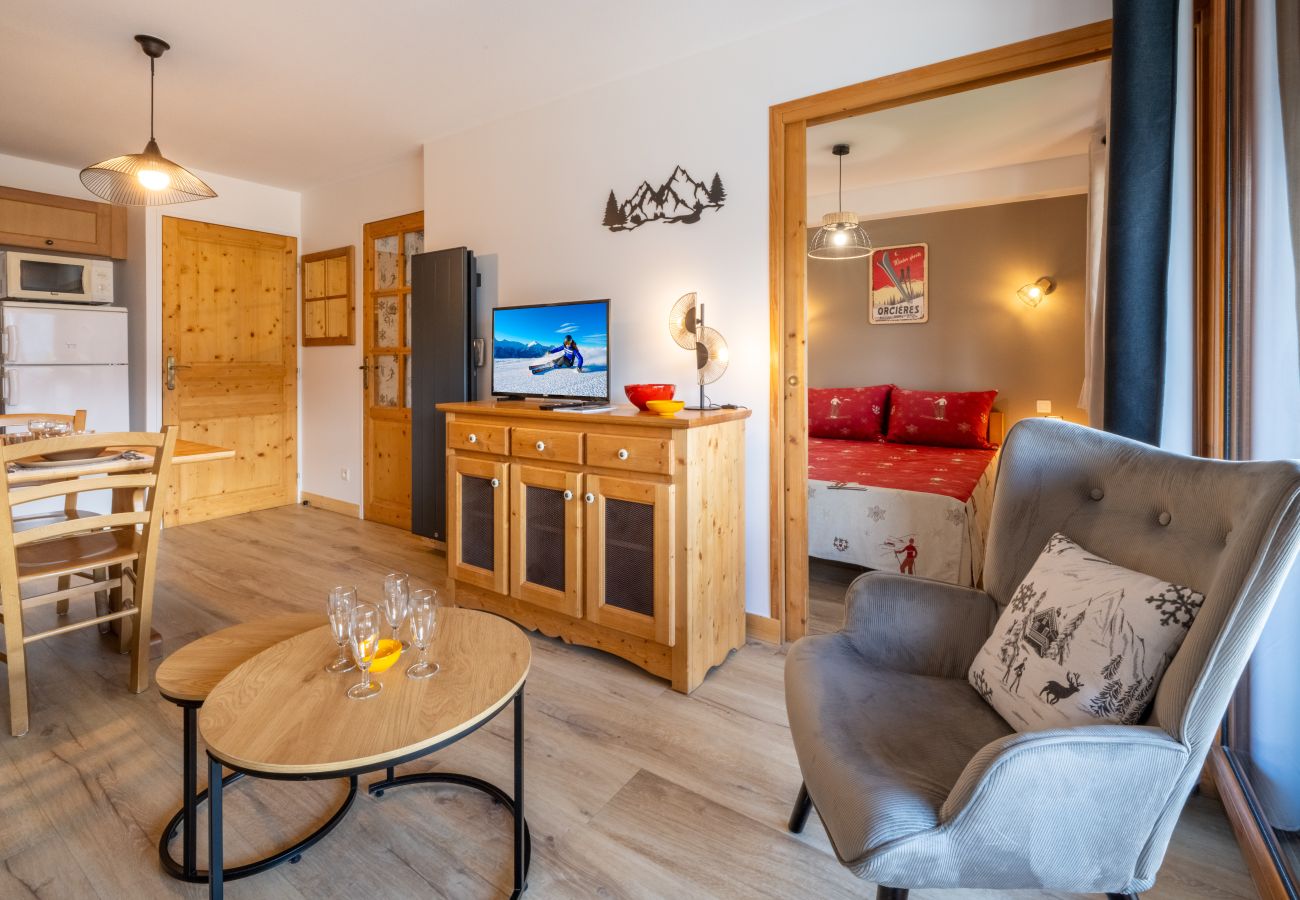 Appartement à Orcières -  2 pièces cabine 6 pers, balcon , piscine ,WIFI et parking