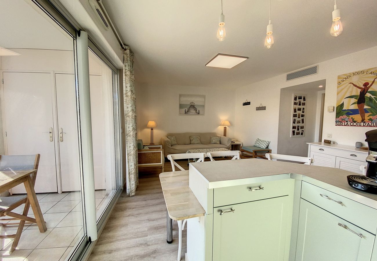 Appartement à Cagnes-sur-Mer - Appt 4 pers Moderne et lumineux, belle terrasse, piscine 