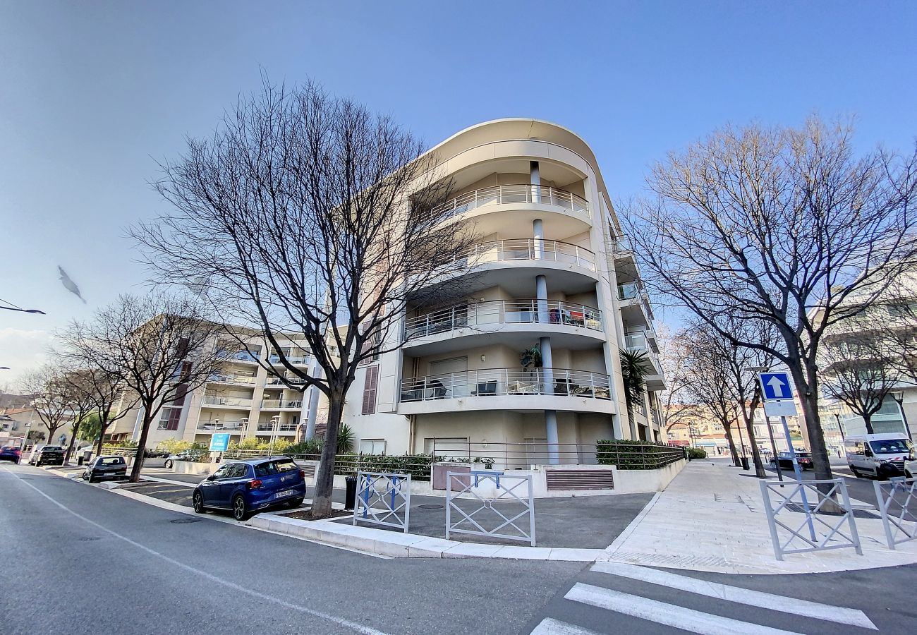 Appartement à Cagnes-sur-Mer - Appt 4 pers Moderne et lumineux, belle terrasse, piscine 