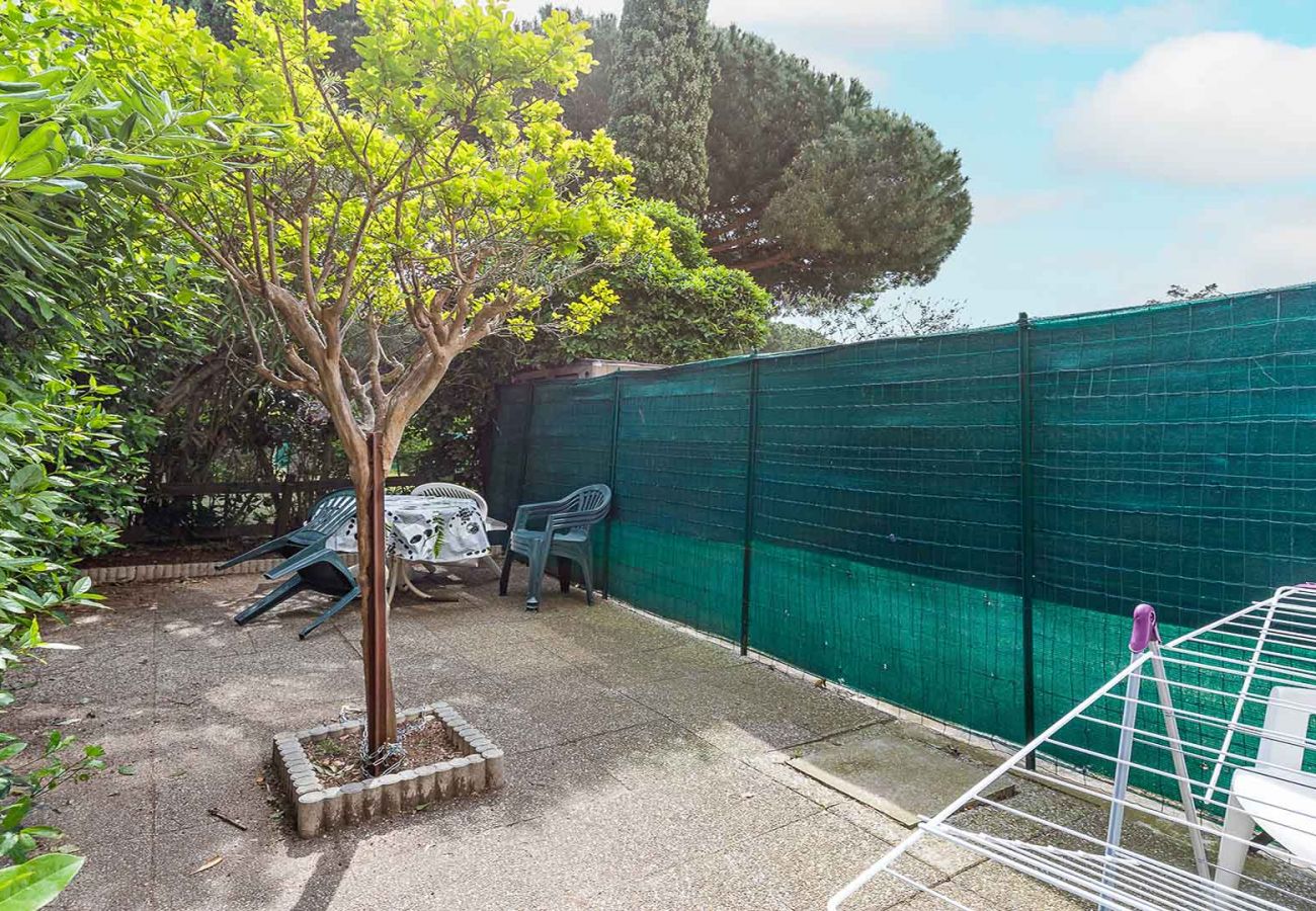 Studio à Agde - Studio 4 pers, grande terrasse avec loggia vitrée