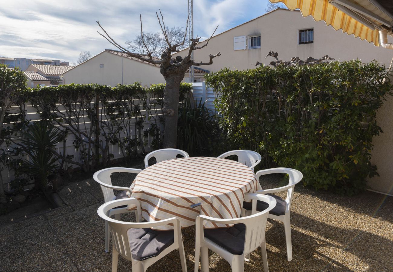 Maison à Agde - Petite maison 4/6 pers, terrasse, parking privé