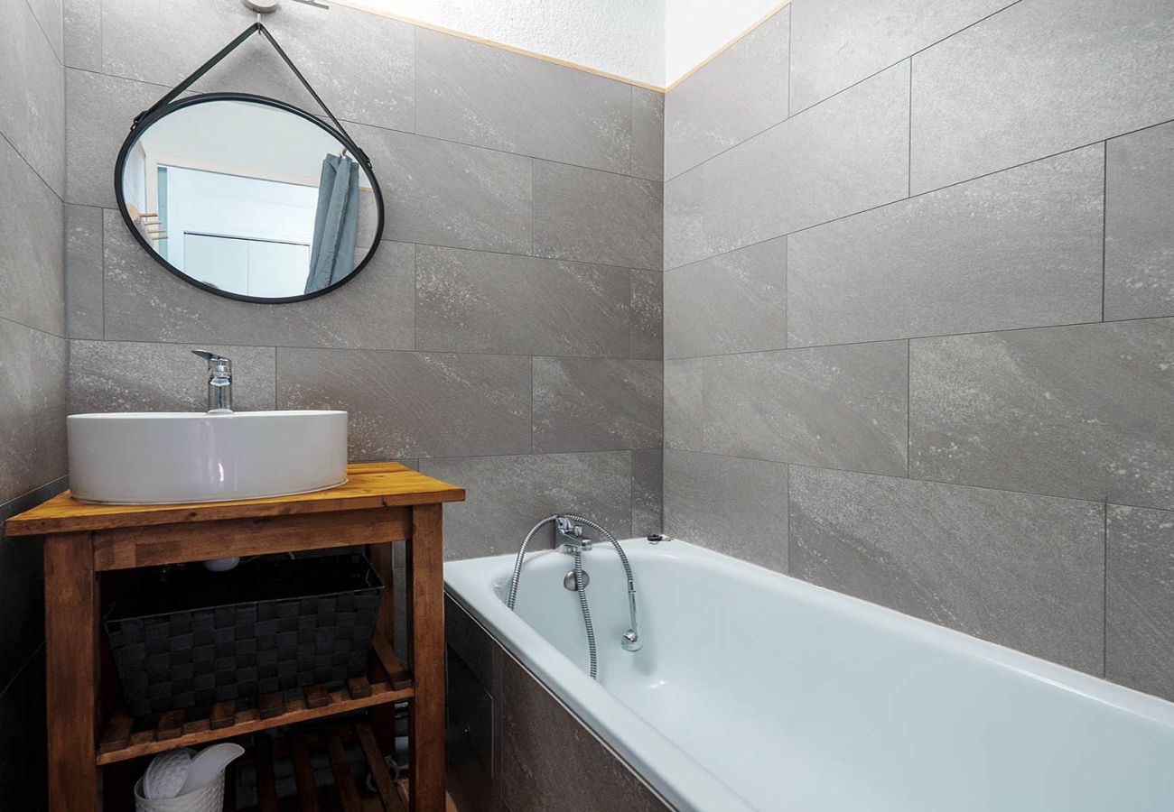 Appartement à Agde - Appt lumineux 5 pers, grande terrasse, parking