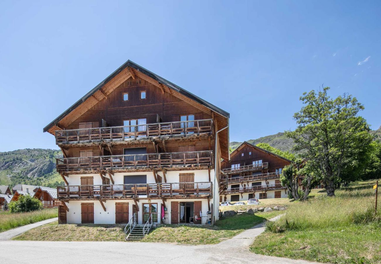 Appartement à Saint-Sorlin-d´Arves - Appt confort 8 pers, vue montagne, piscine