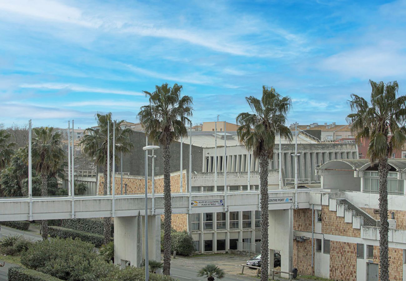 Studio à Agde - Studio rénové 4 pers, moderne avec loggia