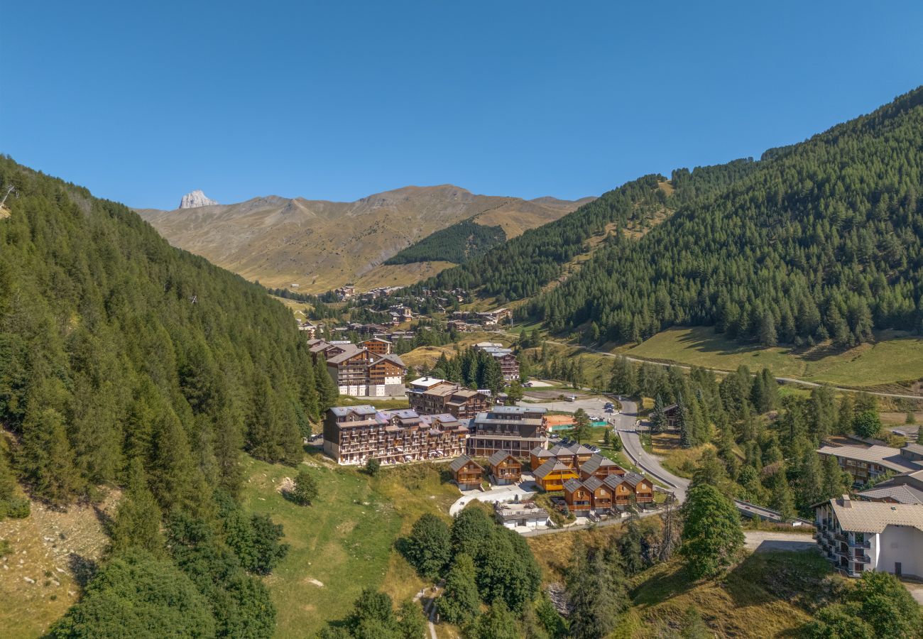 Appartement à Allos - Appt 4/6 pers vue montagnes, skis aux pieds