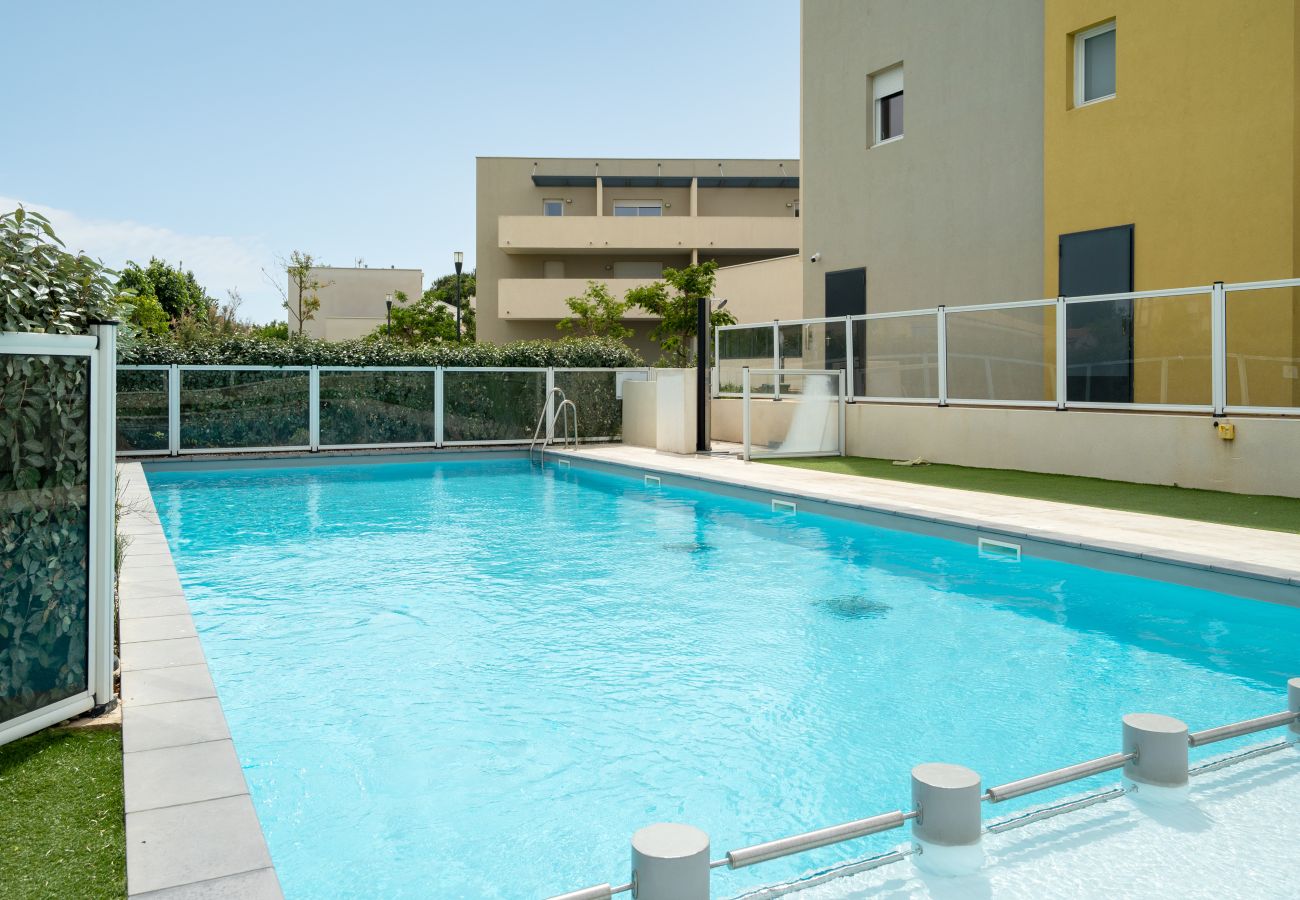 Villa à Sérignan - Villa 6 pers avec jardin dans résidence avec piscine