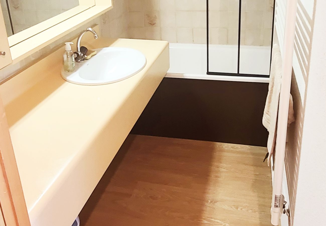 Studio à Chamrousse - Appartement lumineux 5 pers, balcon, proche des pistes