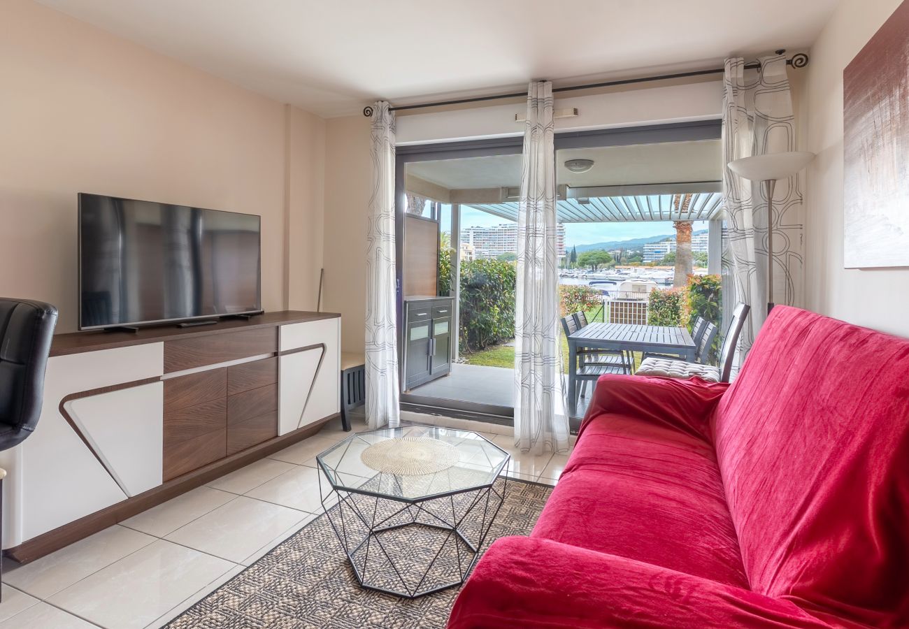 Appartement à Mandelieu-la-Napoule - Bel Appt avec grand jardin pour 4 pers