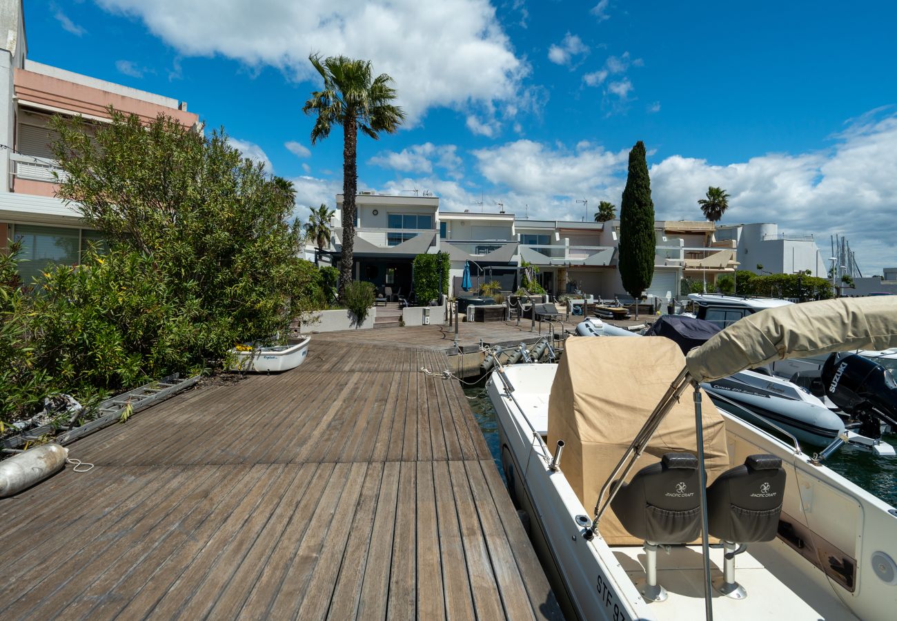 Villa à Le Grau-du-Roi - Villa 6 pers avec vue exceptionnelle sur la Marina