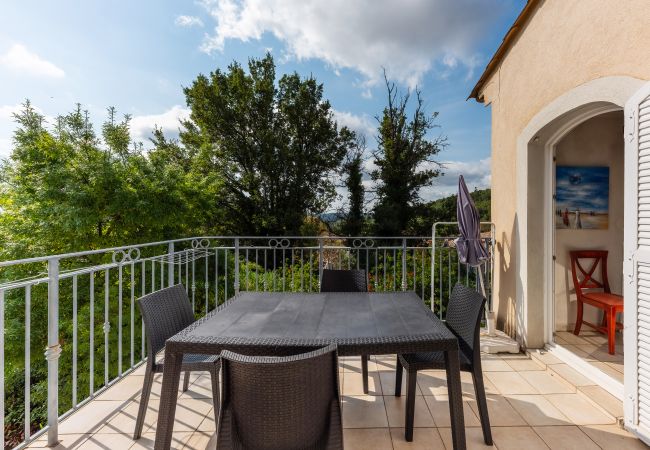 Appartement à Callian - Bel Appt 8 pers avec vue piscine