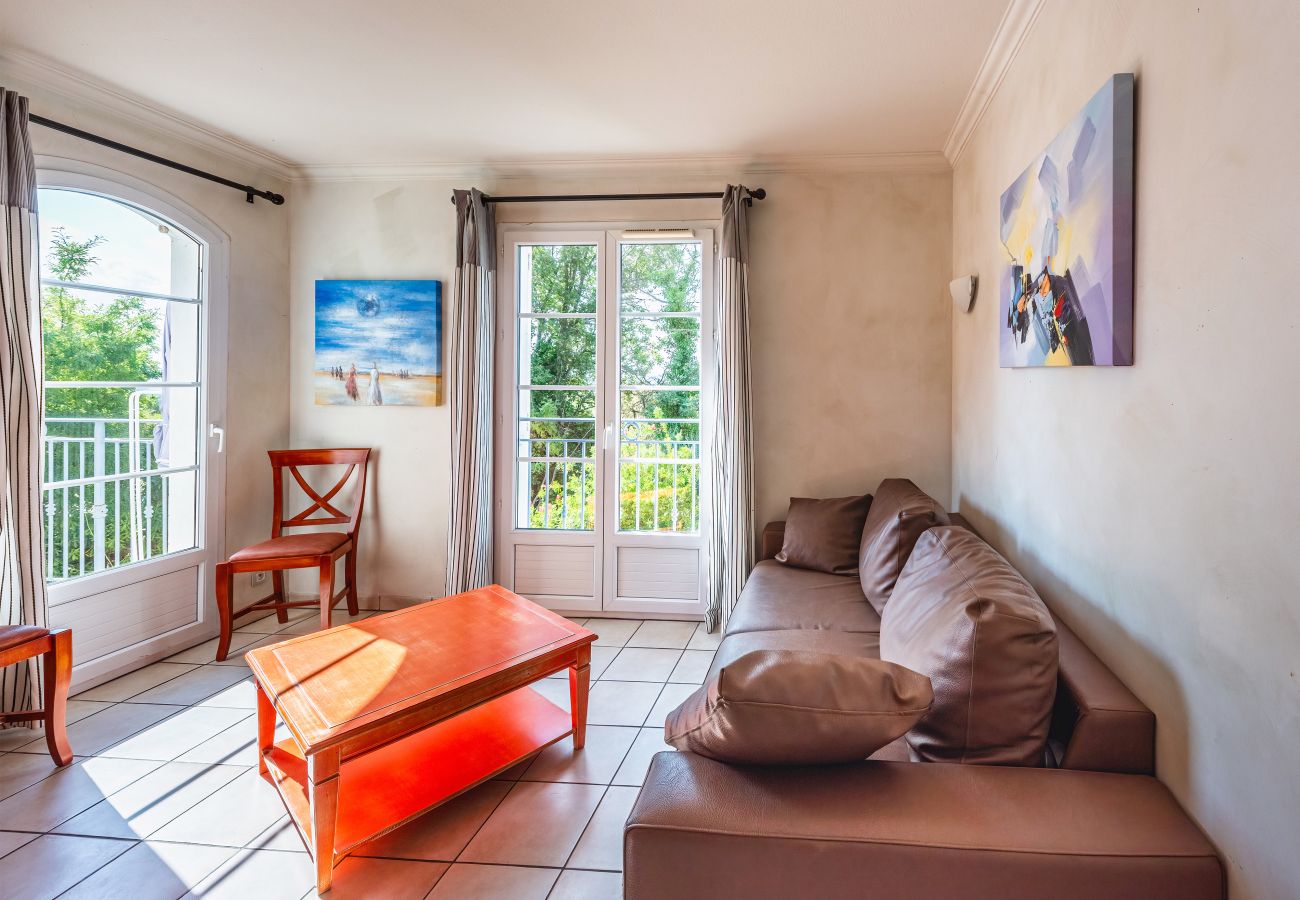Appartement à Callian - Bel Appt 8 pers avec vue piscine
