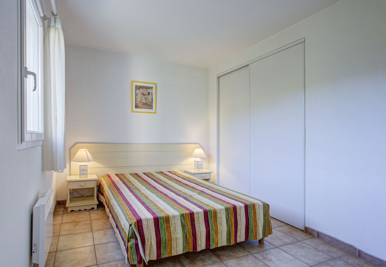 Maison à Homps - Villa 6 pers avec jardin dans résidence avec piscine