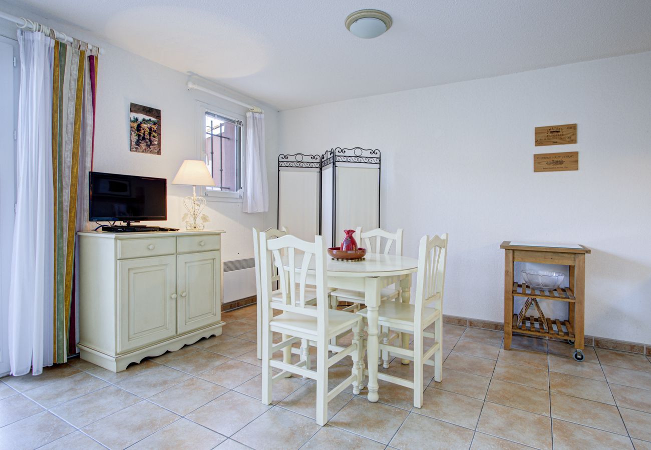 Maison à Homps - Villa 4 pers avec jardin dans résidence avec piscine