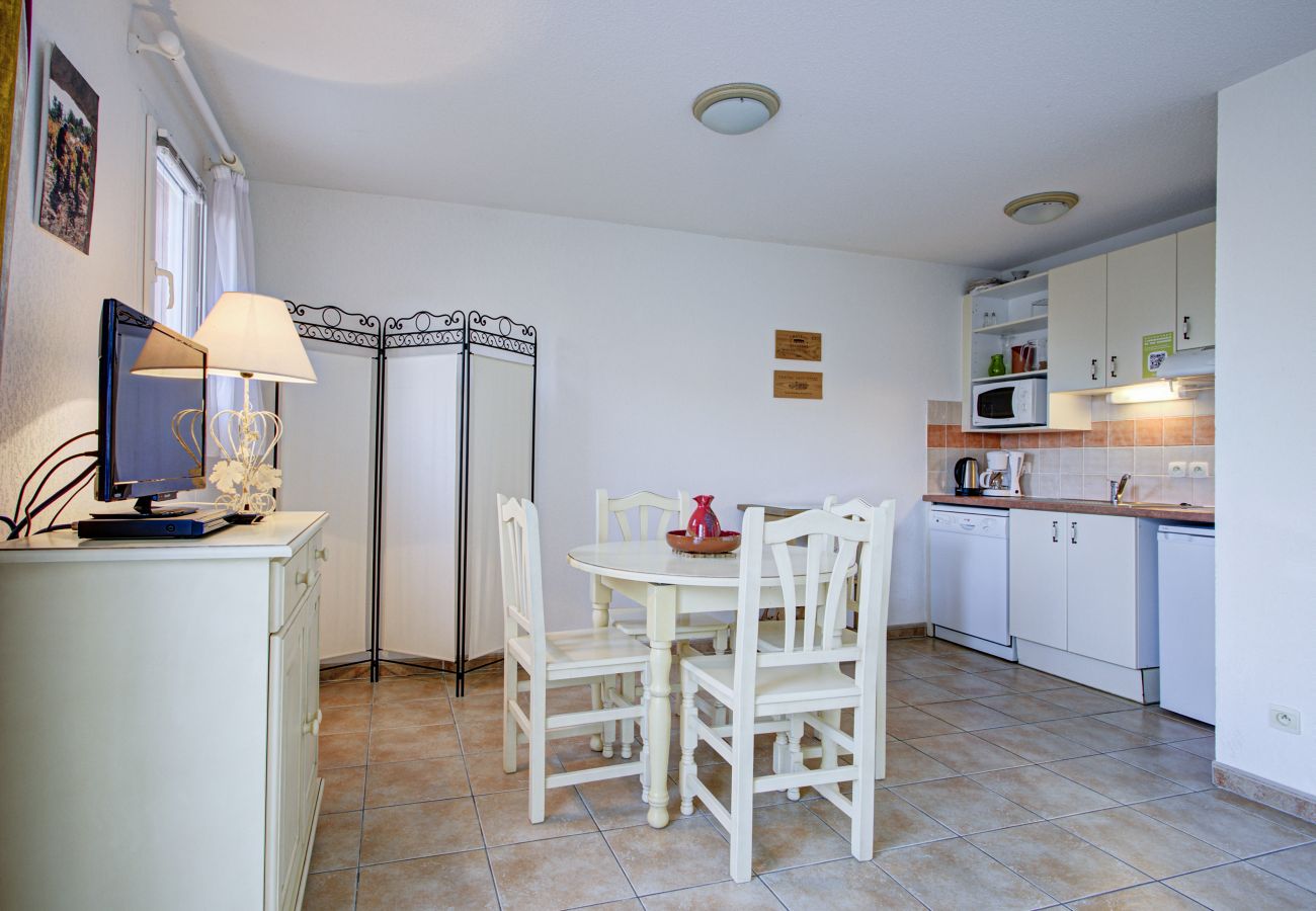 Maison à Homps - Villa 4 pers avec jardin dans résidence avec piscine