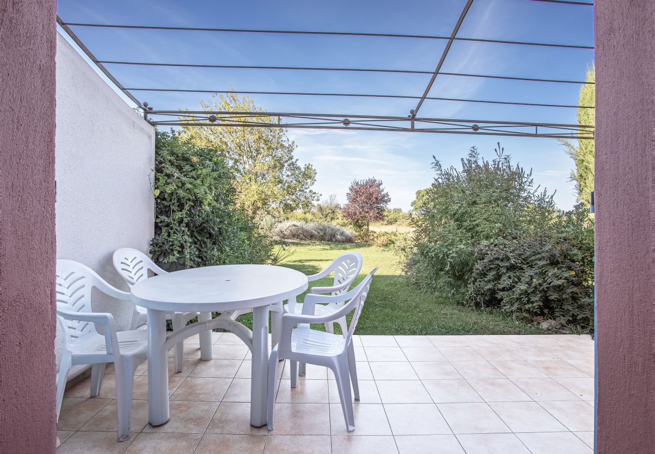 Maison à Homps - Villa 4 pers avec jardin dans résidence avec piscine