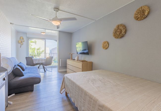 Studio à Agde - Studio lumineux proche de la mer 4 pers
