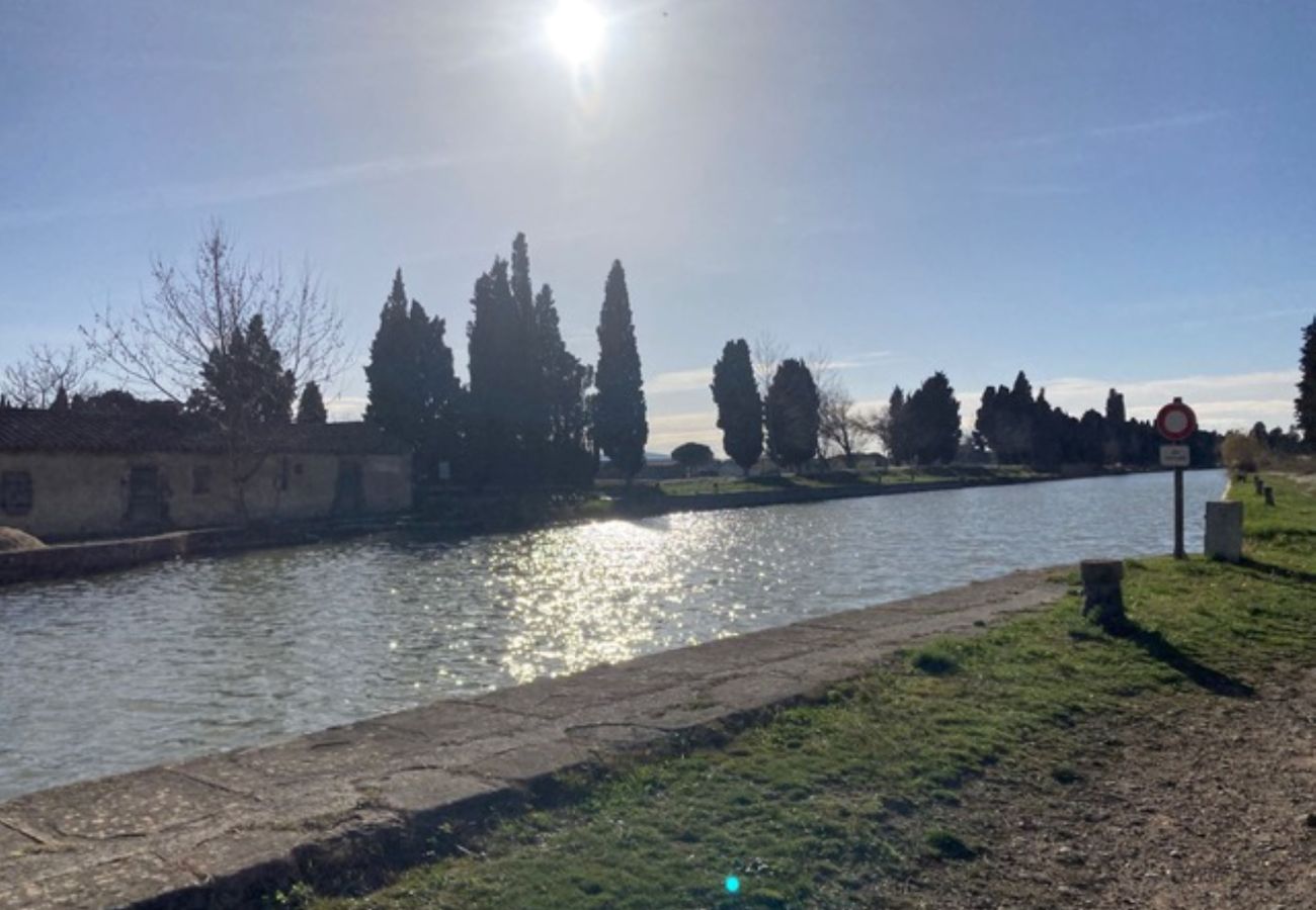 Villa à Homps - Villa duplex climatisé, 4 pers, avec jardin clos