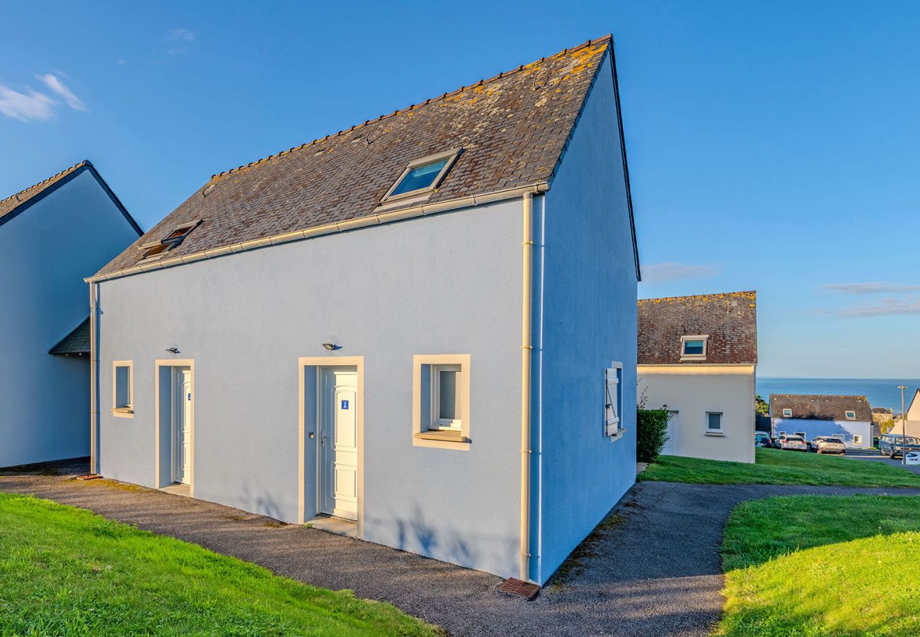 Maison à Saint-Nic - Charmante maison avec extérieur, 4 pers