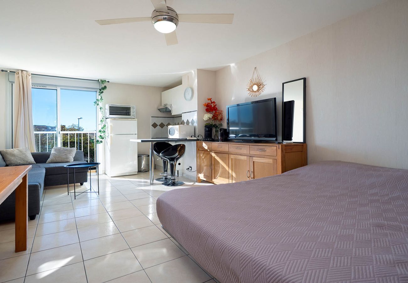 Studio à Agde - Mignon petit studio pour 2 pers, parking