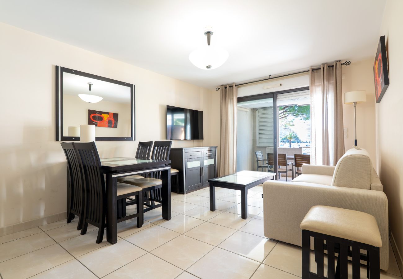 Appartement à Mandelieu-la-Napoule - Bel Appt climatisé pour 4pers 
