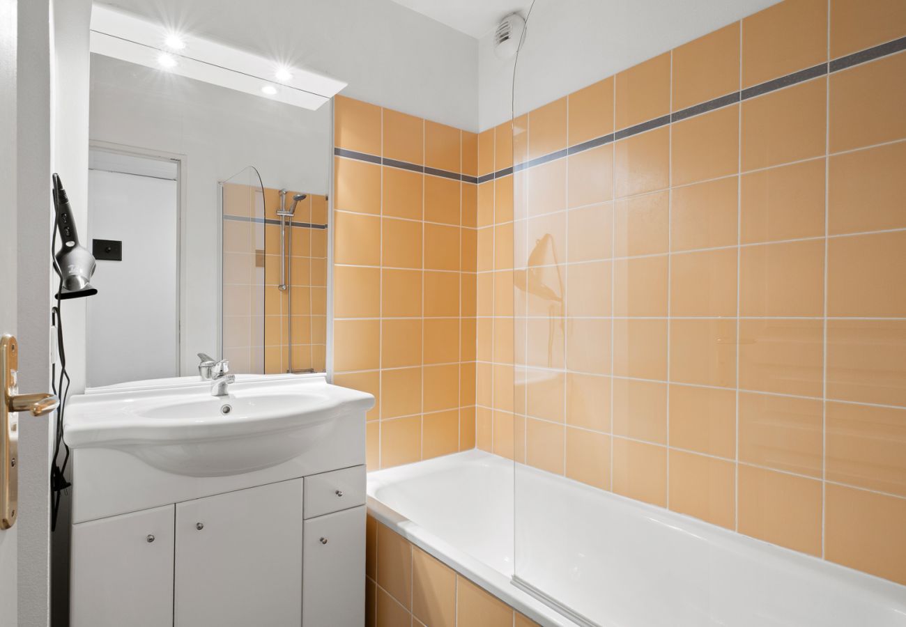 Appartement à Grasse - Appartement lumineux 4 pers, balcon, belle vue