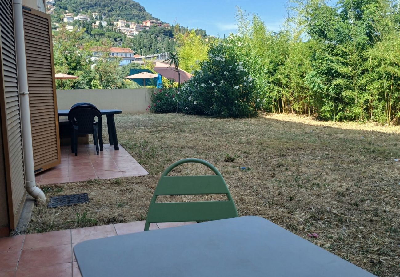 Appartement à Grasse - Appartement lumineux 4 pers, avec Jardin