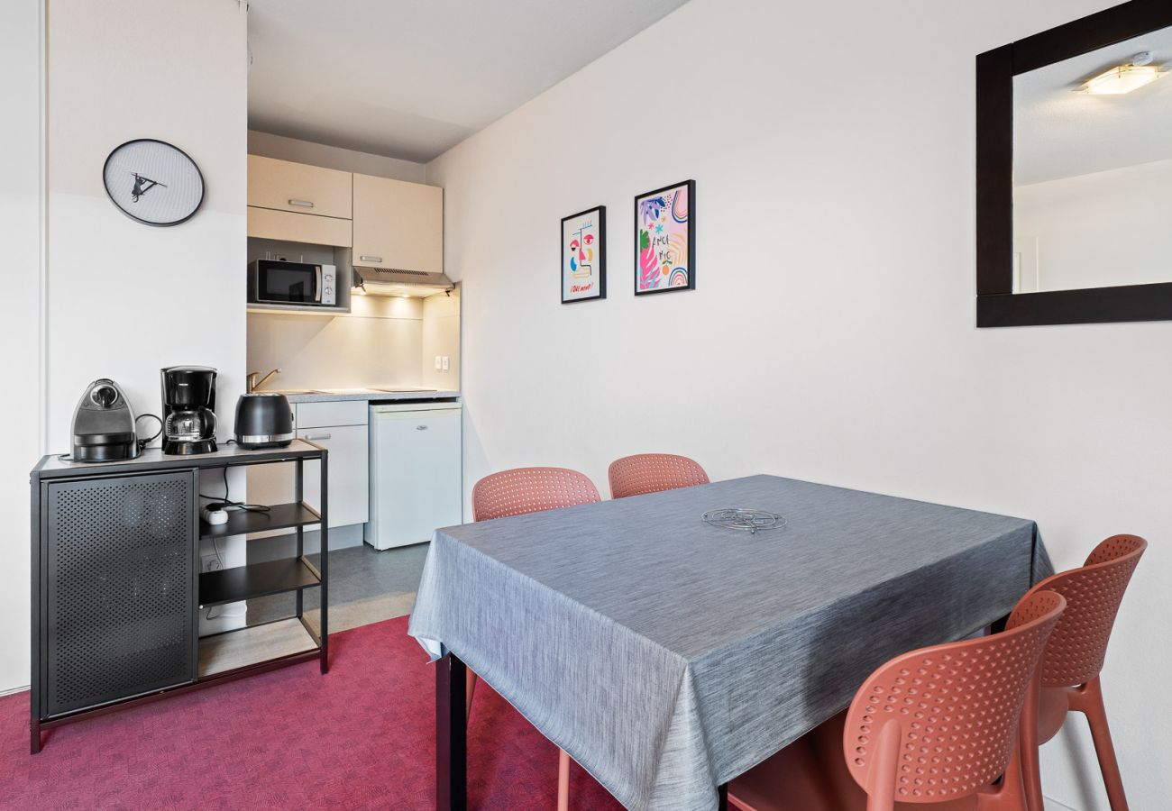 Appartement à Grasse - Appartement lumineux 4 pers, avec balcon, vue montagne