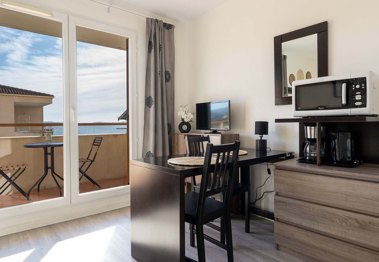 Studio à Grasse - Studio climatisé 2 pers proche des commerces 