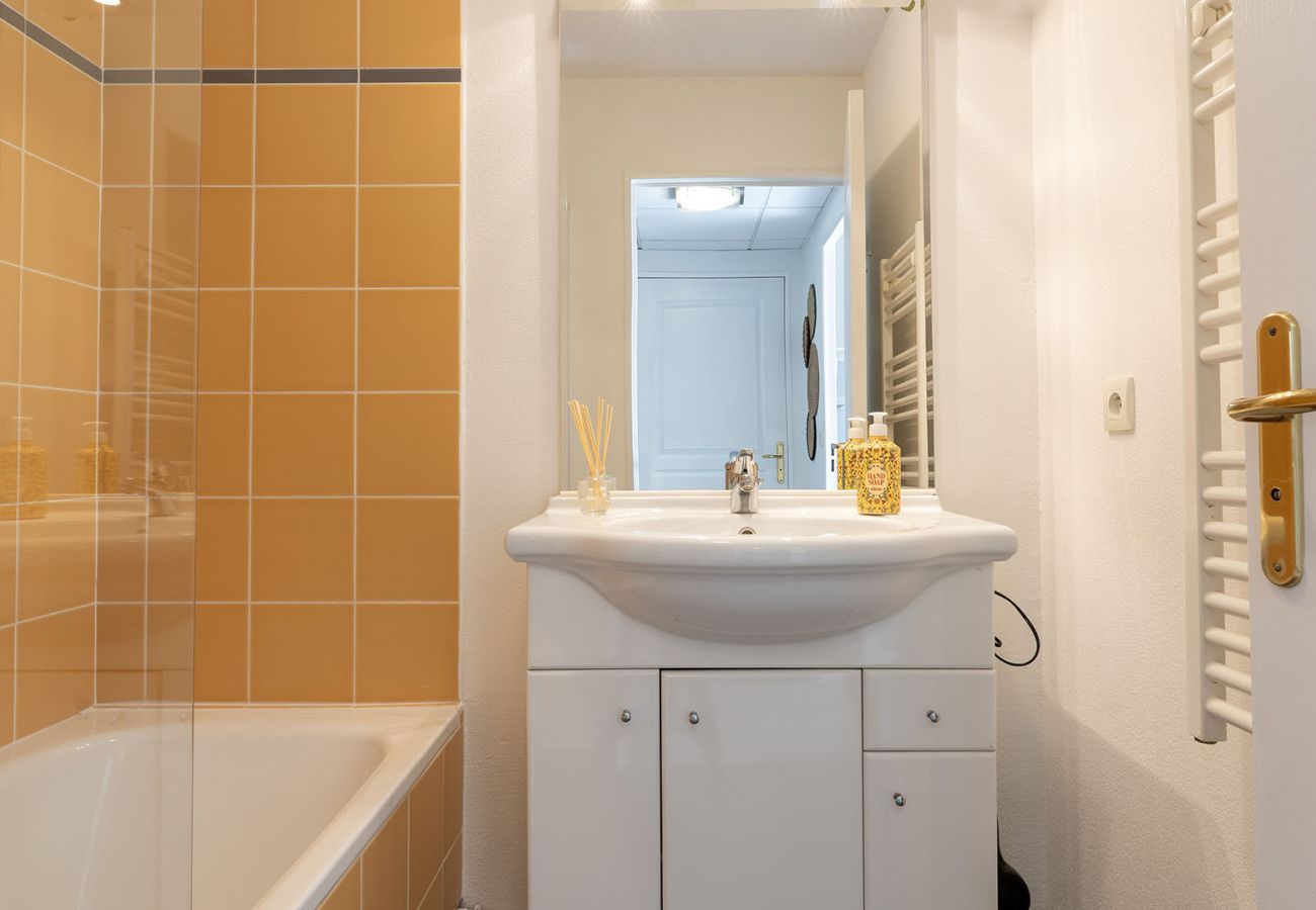 Studio à Grasse - Studio climatisé 2 pers proche des commerces 