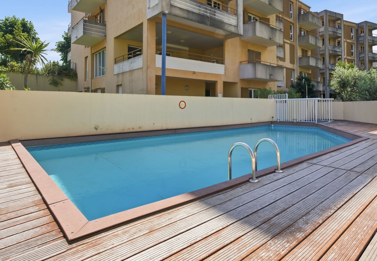 Studio à Grasse - Studio climatisé 2 pers proche des commerces 