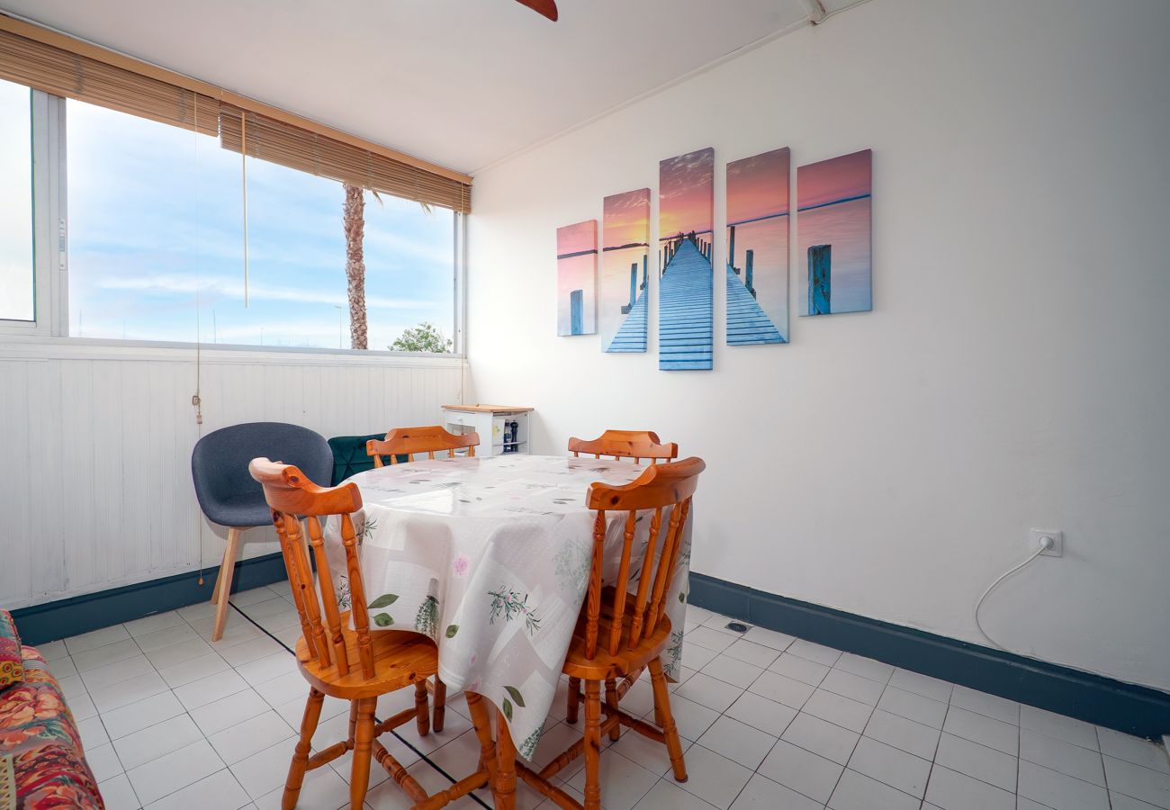 Appartement à Agde - Appartement cabine avec loggia vue mer