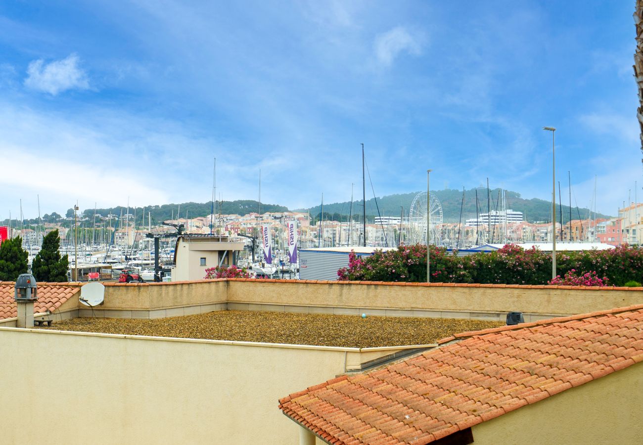 Appartement à Agde - Appartement cabine avec loggia vue mer