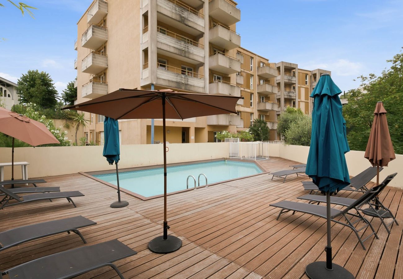 Appartement à Grasse - Appartement avec balcon et piscine
